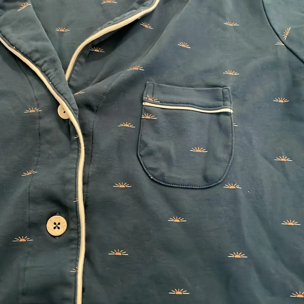 Faherty x Roller Rabbit Button Down Polo PJ Top Mini Wave Limited Edition Medium - Image 4