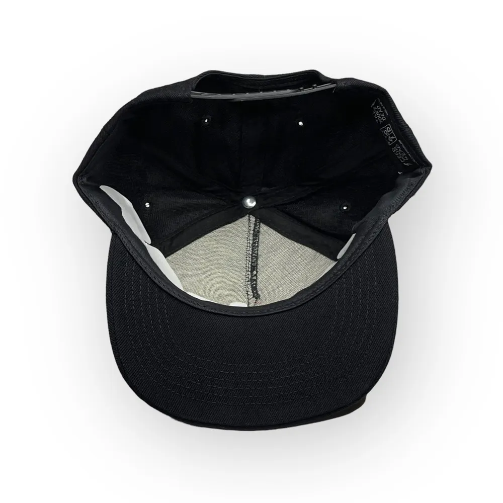 Deadstock: new UNIF x Bad Acid 𖤐 Peaceful Future Embroidered Snapback 𖤐 Black - Image 9