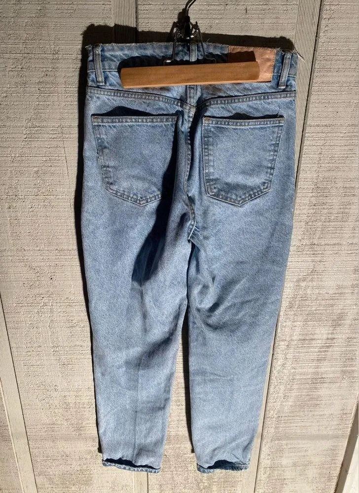 Zara Women's‎ size 4 Light Wash Straight Leg High Rise Jean Pants - Image 4