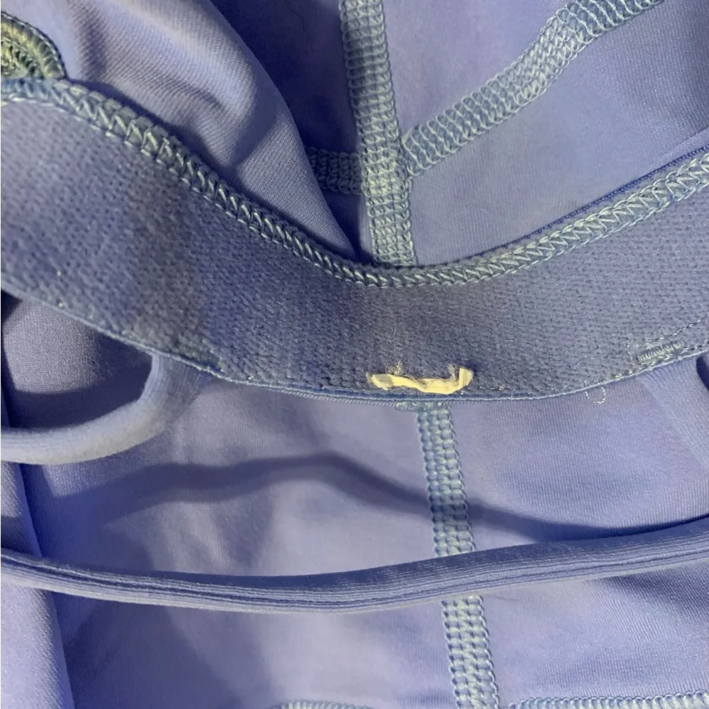 Lululemon Top Like New Condition. No pads - Image 12
