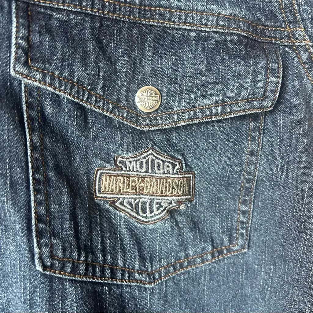 VTG Harley Davidson Denim Shirt Blue Logo Patch Short Sleeves: Size LARGE - Image 2