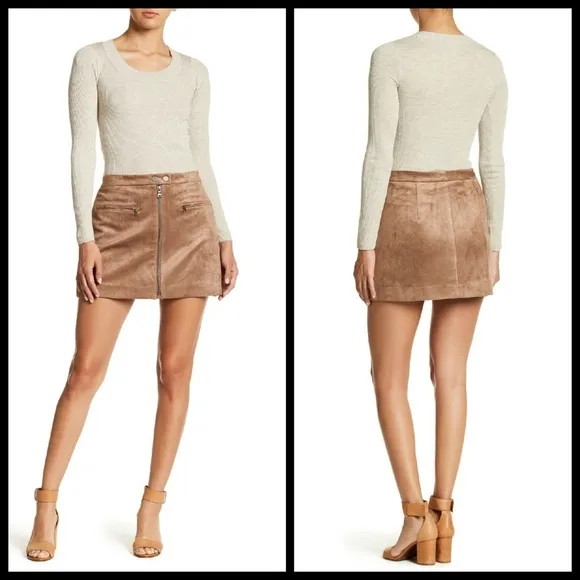 💕BCBGMAXAZRIA💕 Faux Suede Mini Skirt - Image 2