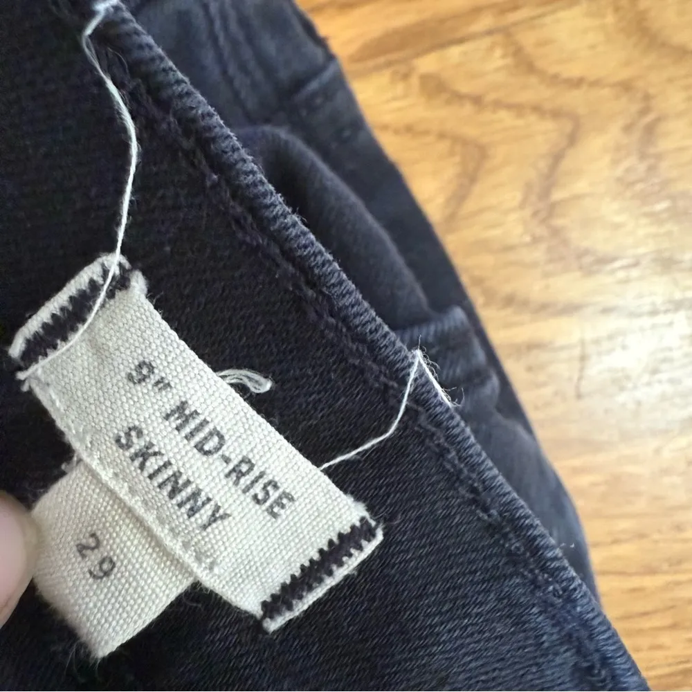 Madewell 9" Mid-Rise Skinny Jeans in ISKO Stay Black size‎ 29 - Image 6