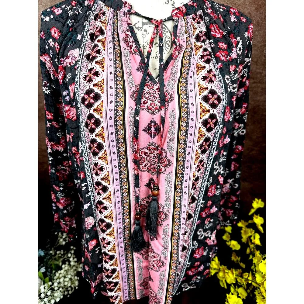 Mason & Belle Casey Tassel Detail Blouse Gray/Pink size S - Image 7