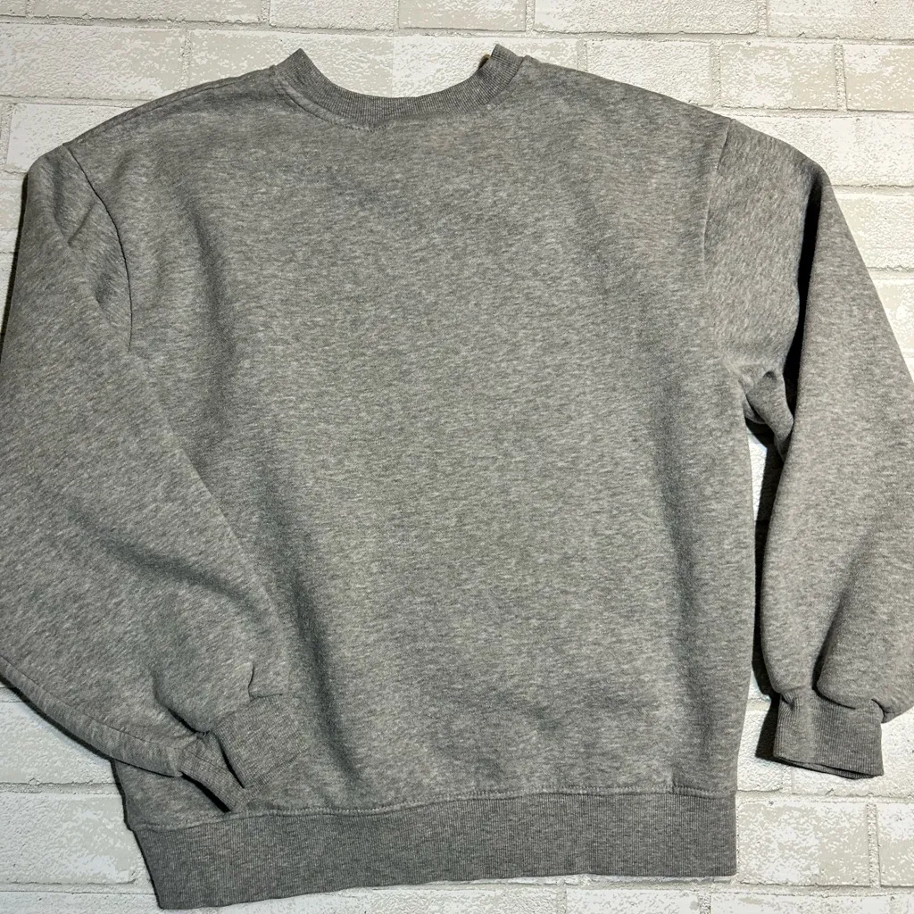 The North Face Woman’s Gray Crewneck Sweatshirt - Image 2