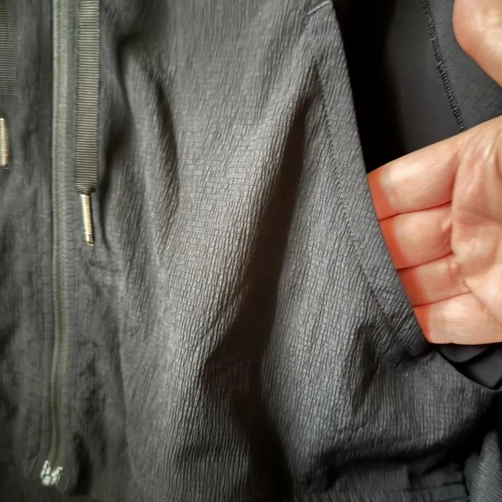 LULULEMON Jacket GIFT STACK In Depth Black Mesh Panel Jacket + 2 extra pieces! - Image 7