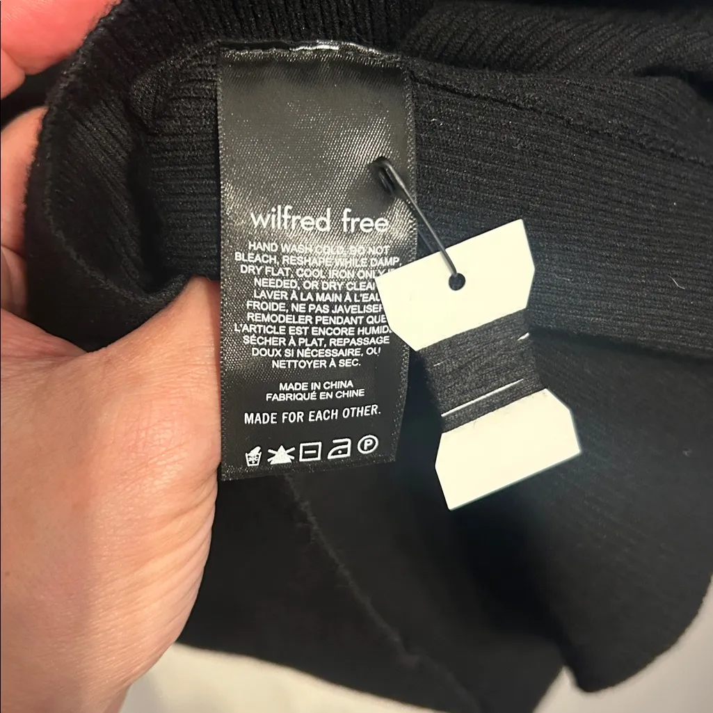 Wilfred Free Aritzia Black Ribbed Cutout Bodycon Dress Size M NWT - Image 5