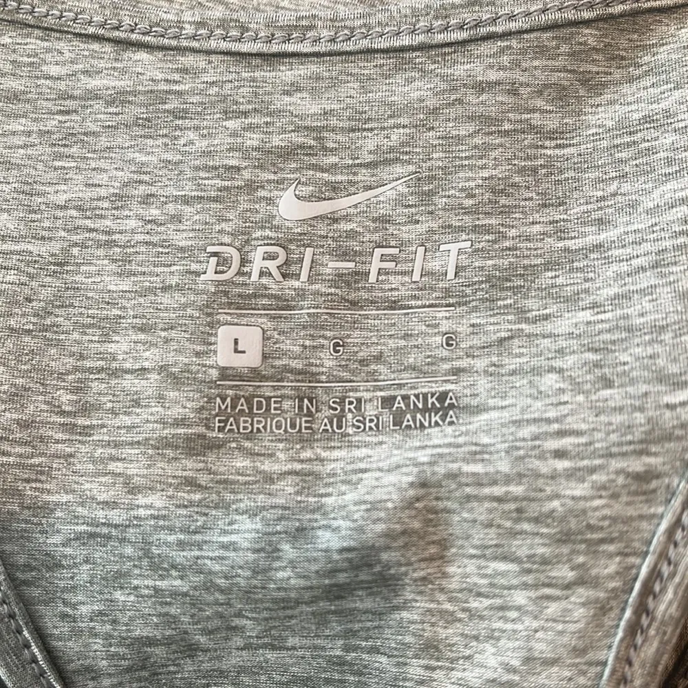 Nike Dri-Fit Tank Top Gray & Black Size Large - Image 4