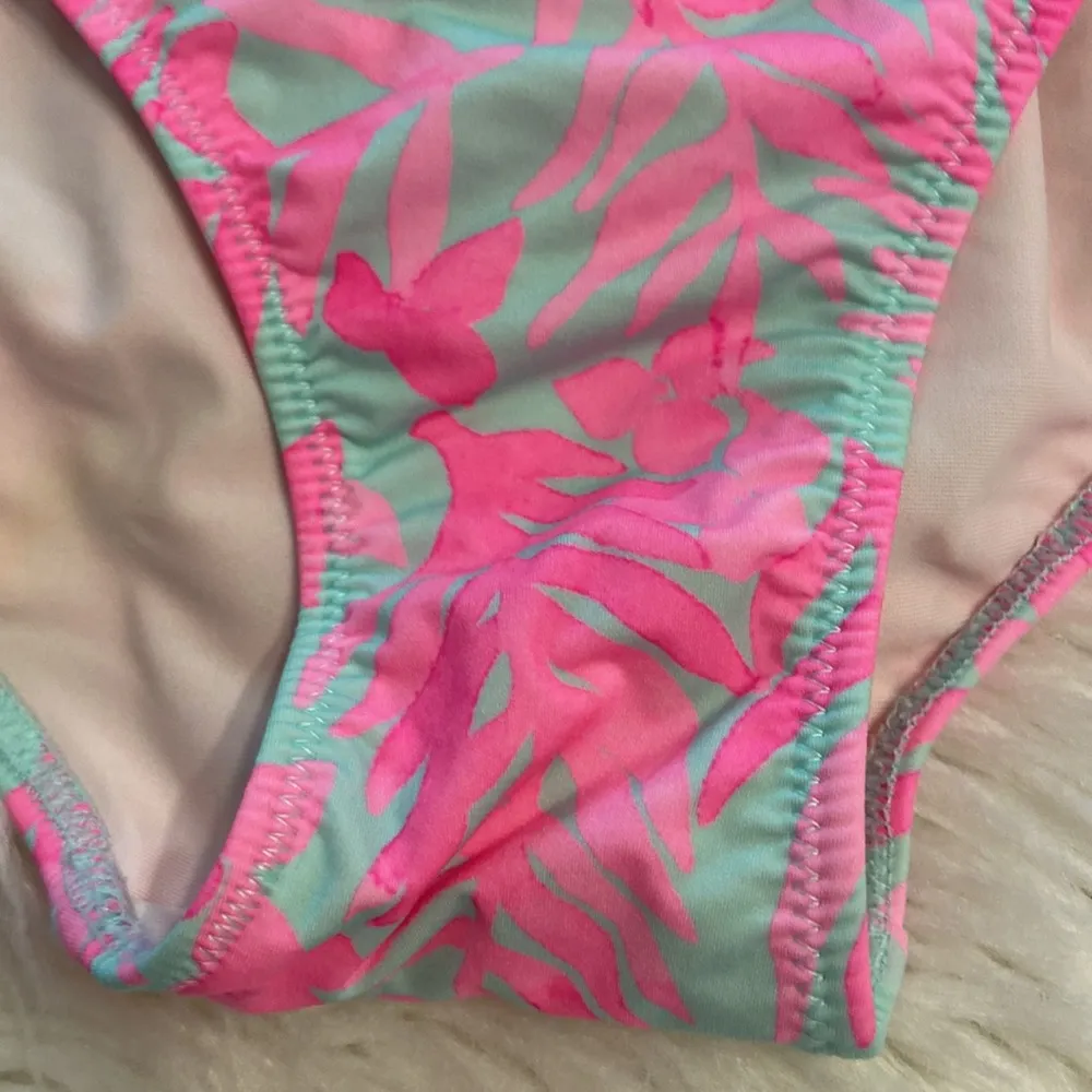 Vineyard Vines bottom swim size L excellent condition - Image 8