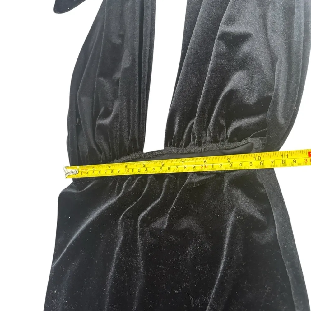 NEW! ASOS DESIGN velvet halter cross front midi dress in black US 4. - Image 10