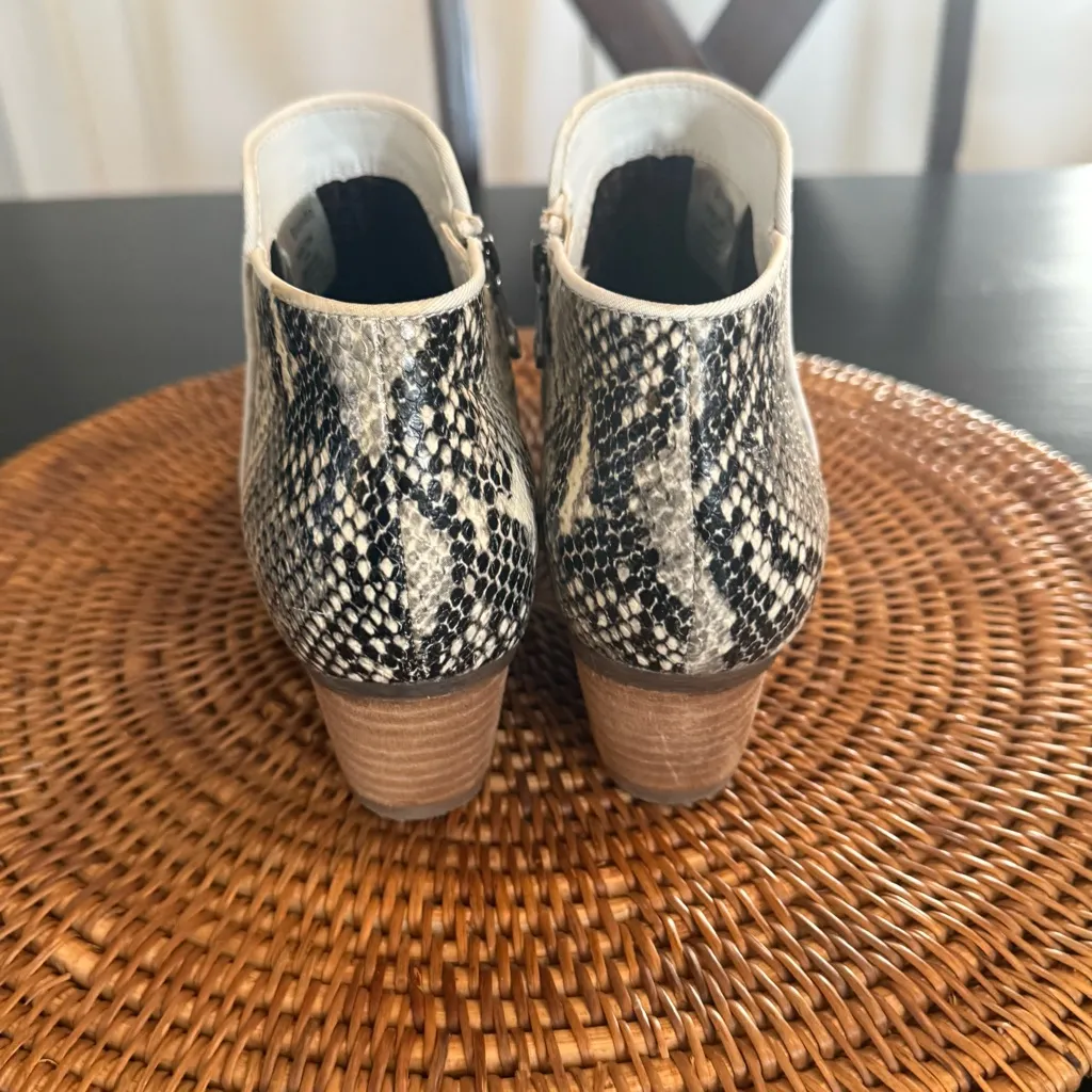 Blondo Black and White Snakeskin Ankle Booties waterproof - Image 4