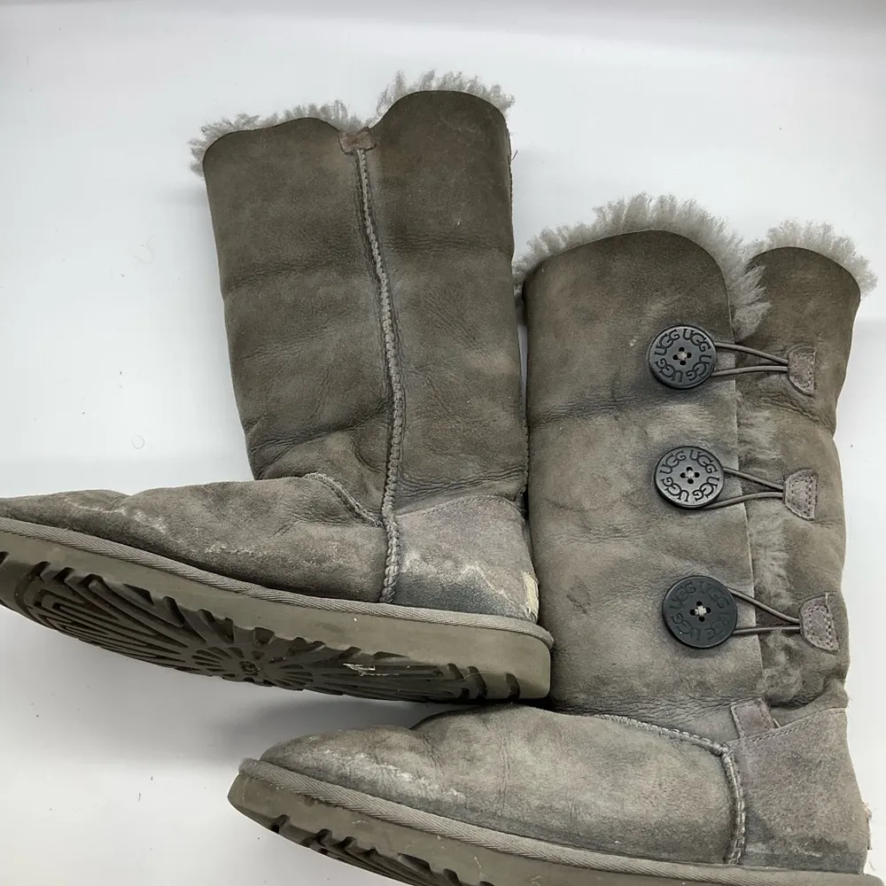 UGG BAILEY TRIPLE BAILEY BUTTON BOOTS - Image 9