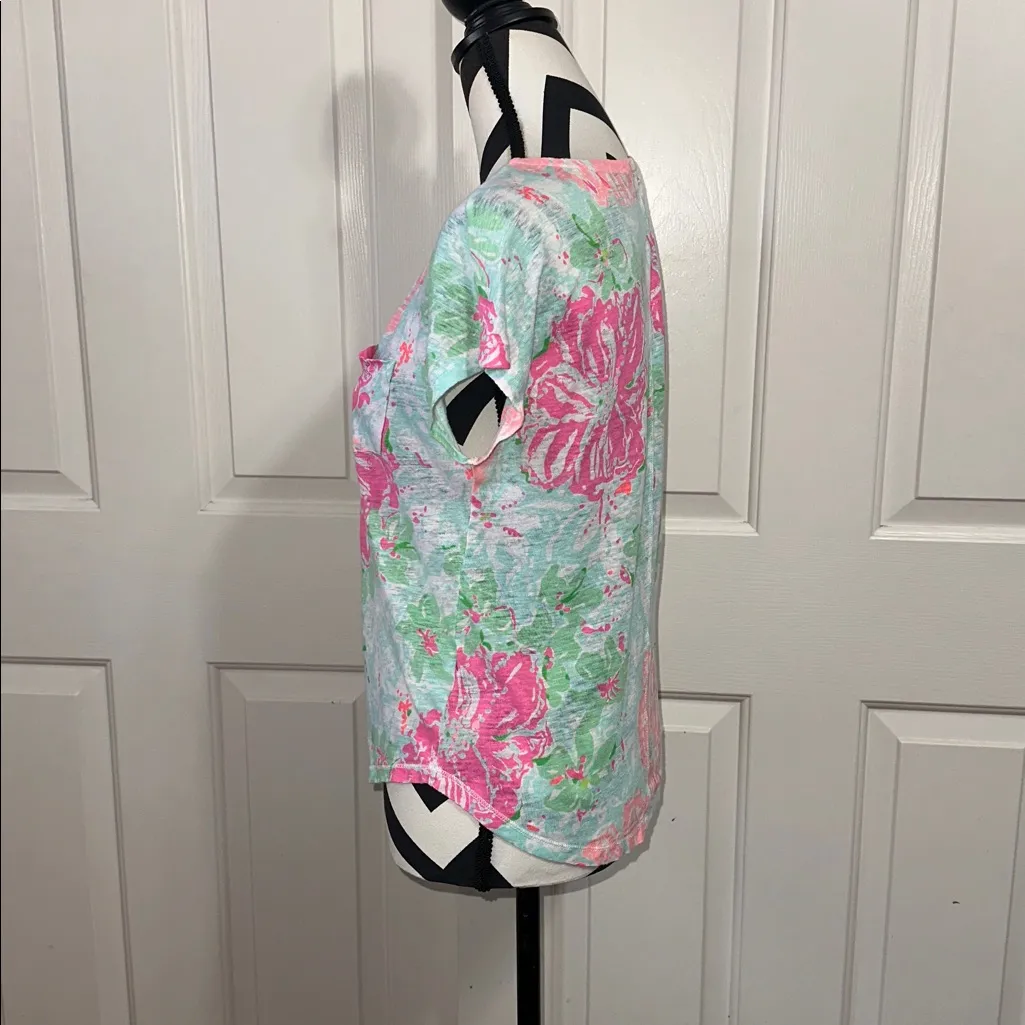 Lilly Pulitzer Pink and Green Floral Short Sleeve Linen Top - Image 3