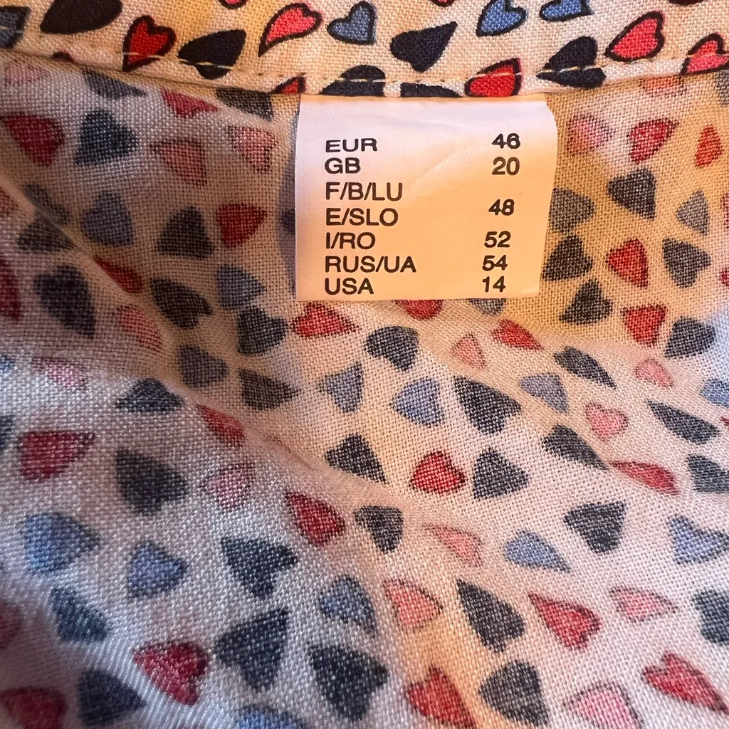 ❤️ Heart Pattern Printed short sleeve blouse Pink Size 14 - Image 3