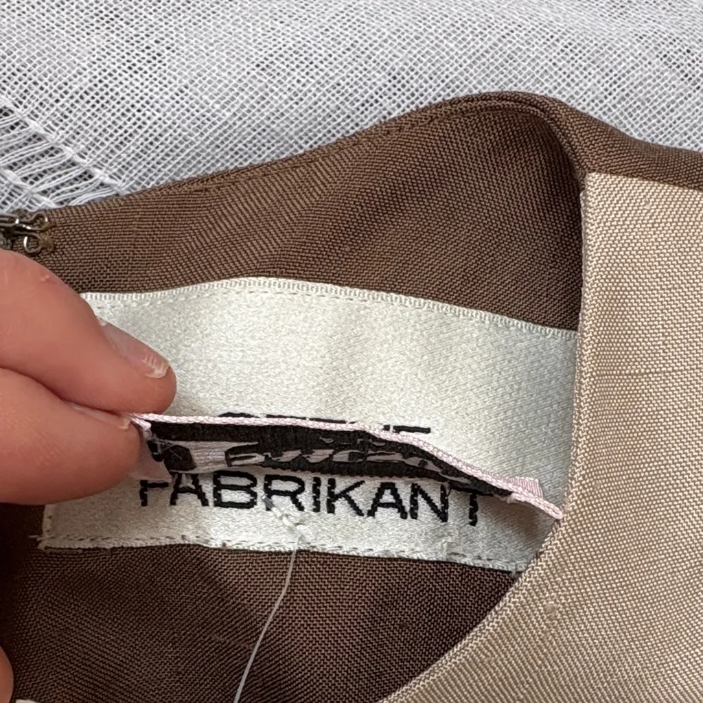 Steve Fabrikani Vintage NWT Color Block Long Sleeve Dress with Gold Accents Tan Size 12 - Image 9