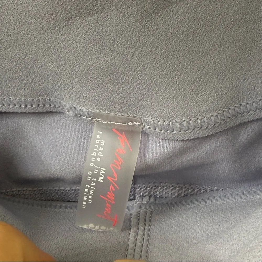 {M} NWT Free People FP Movement Let's Bounce Cropped Pants in
Dusted Cerulean - Image 8