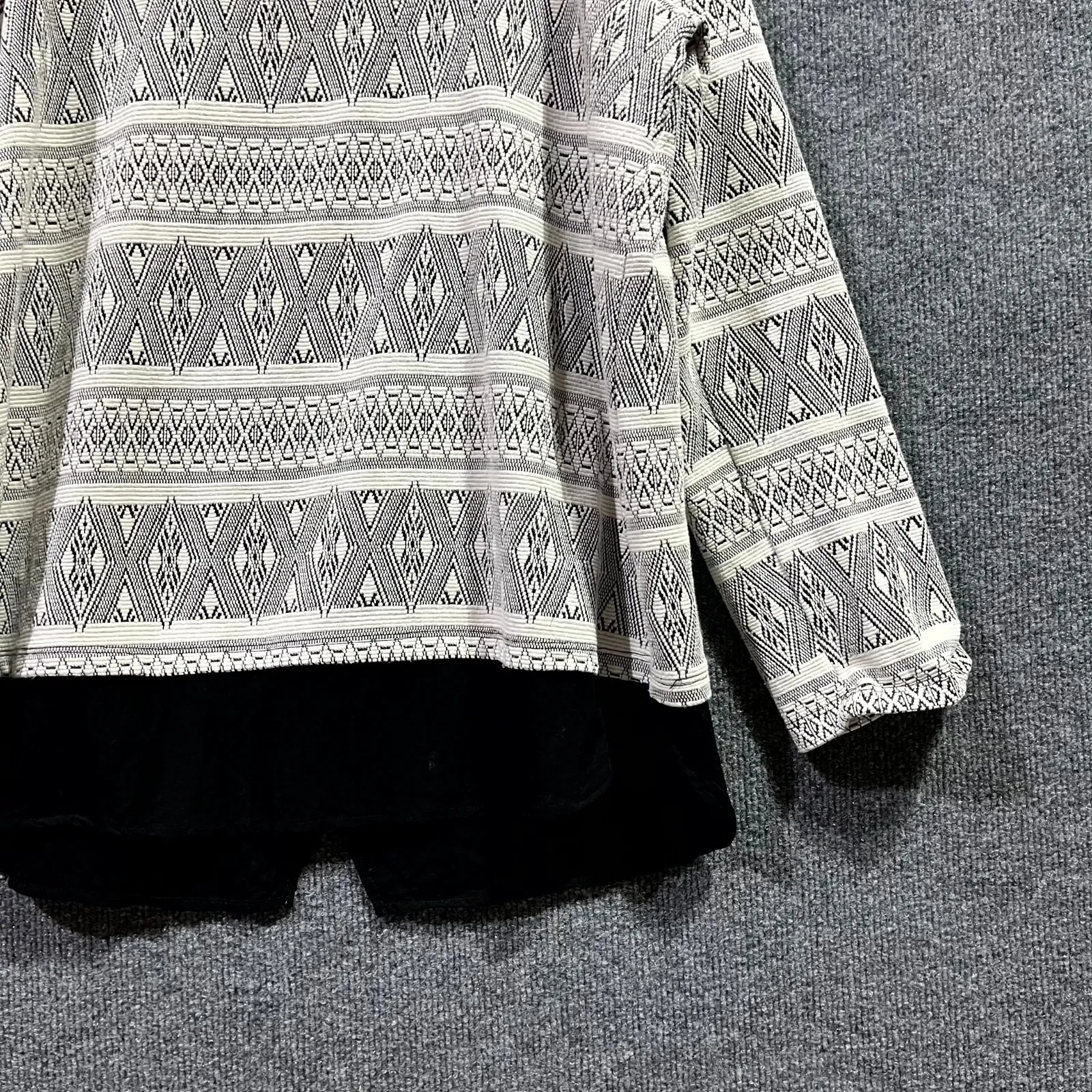 Pleione Tunic Top Womens XL White Black Stretch Geometric Back Zip Everyday Wear - Image 4