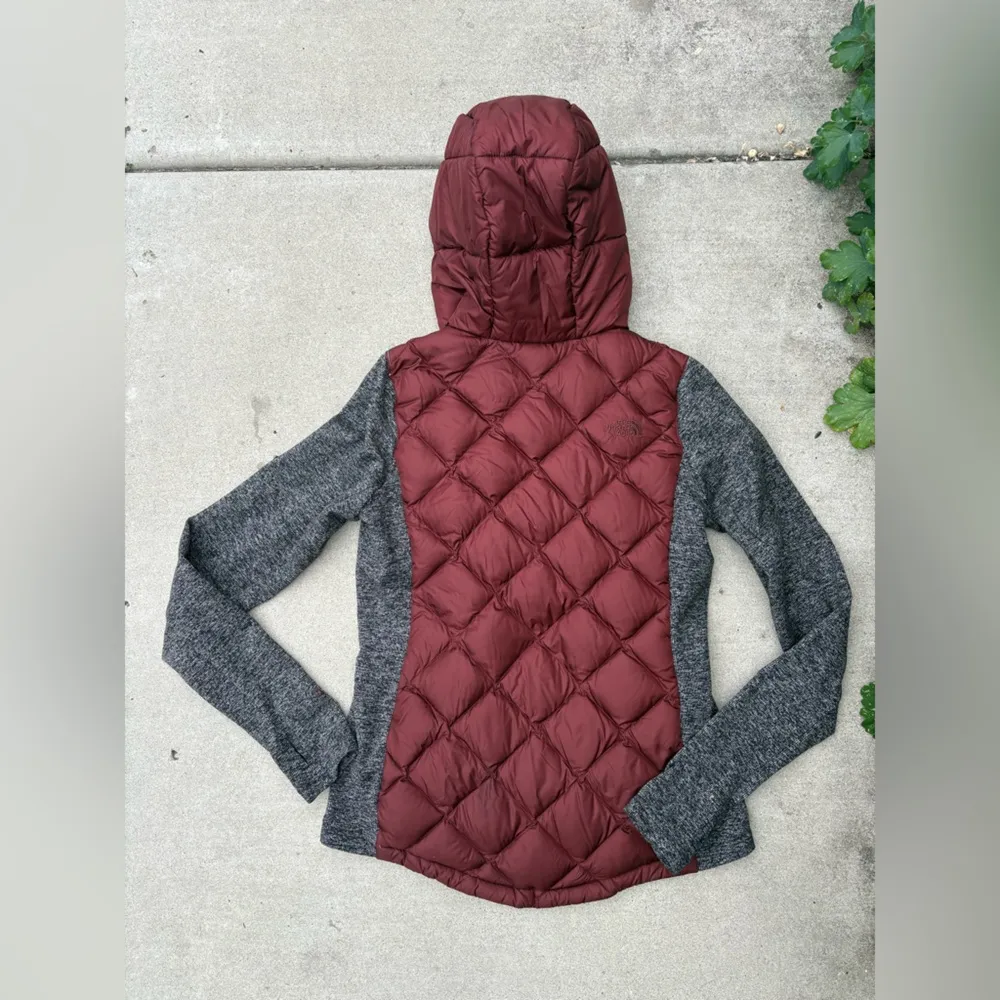 The North Face Harway Hybrid Puffer Jacket in Maroon & Gray Women’s Size Small - Image 7