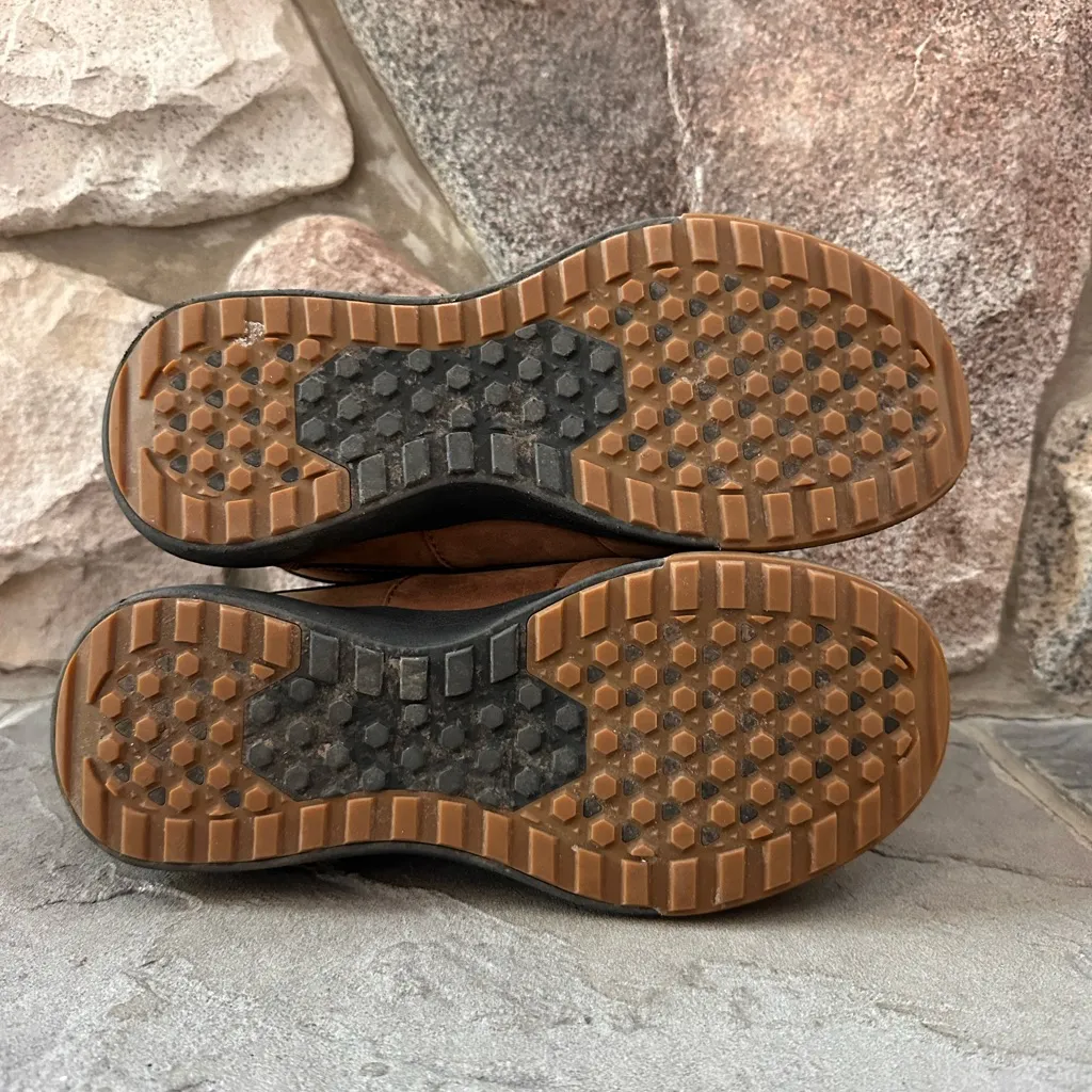 VANS ULTRARANGE HI
MTE DACHSHUND/BLACK UNISEX Leather Sneaker Boot Shoes - Image 11