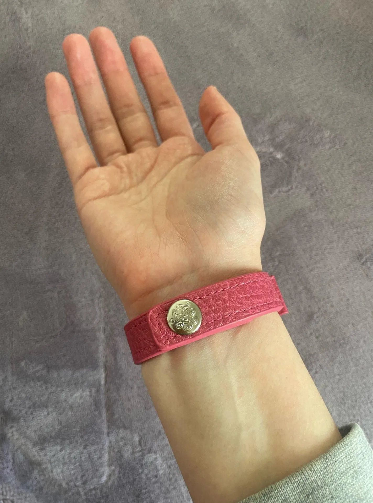 Y2K Jessica Simpson Pink Studded Bow Leather Bracelet - Image 6