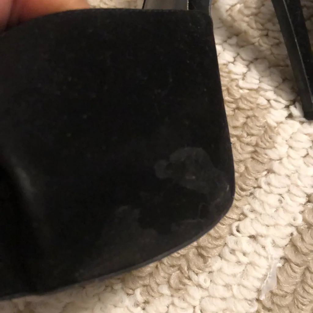 Size 10 black suede heels with feathers and jewels - Image 8