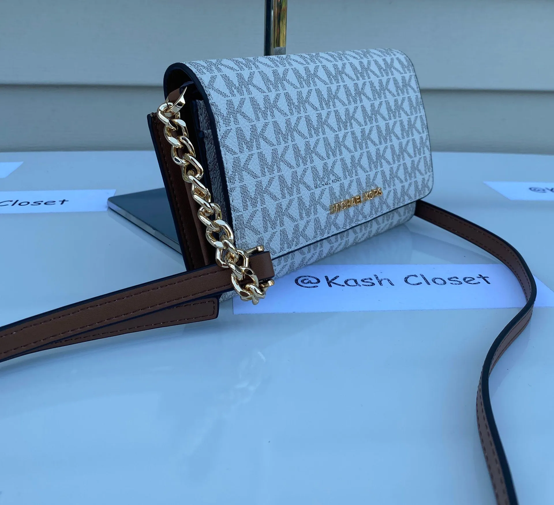 MK JST MD Phone Crossbody & Clutch Vanilla - Image 8