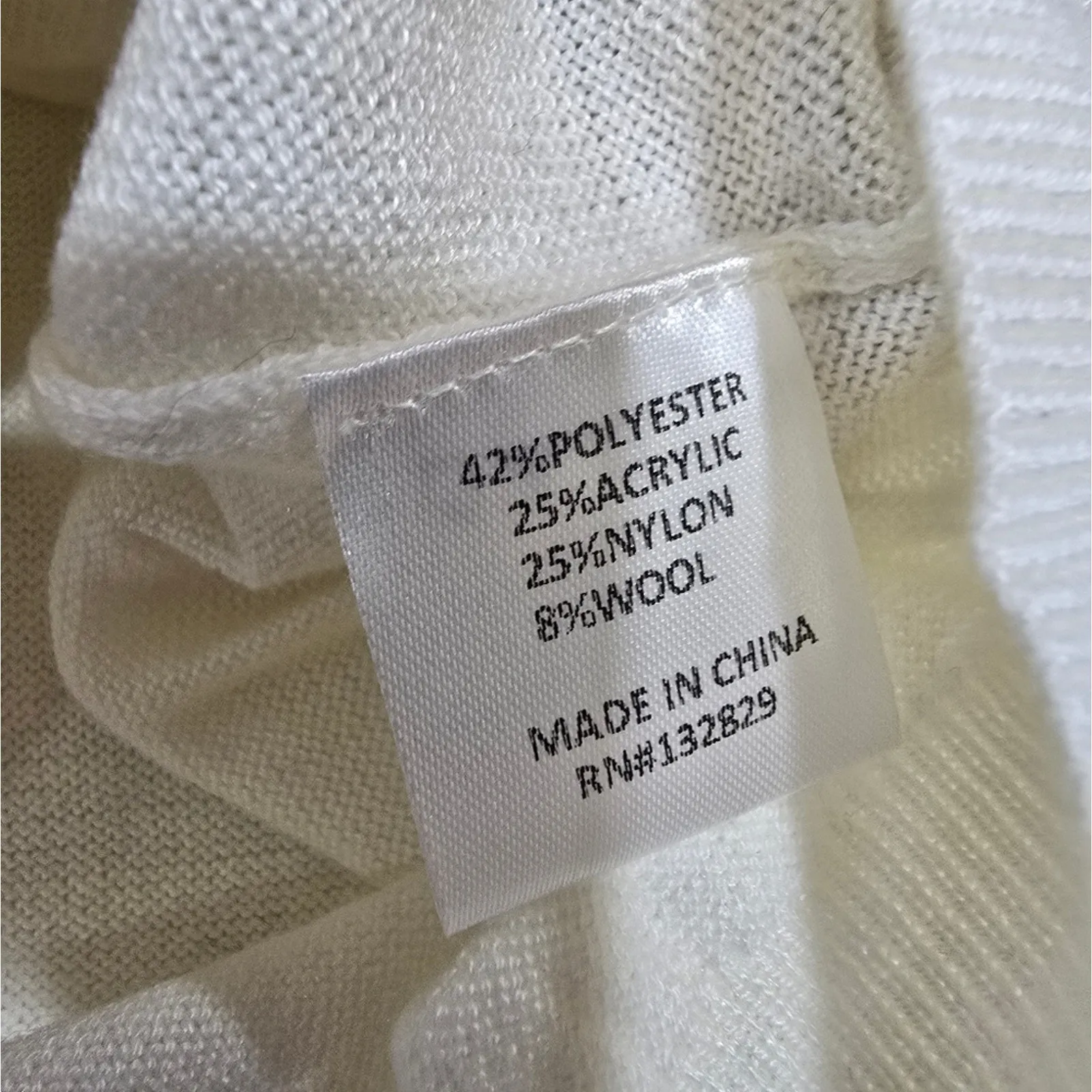 Tularosa Estrella Crop in White Small - Image 9