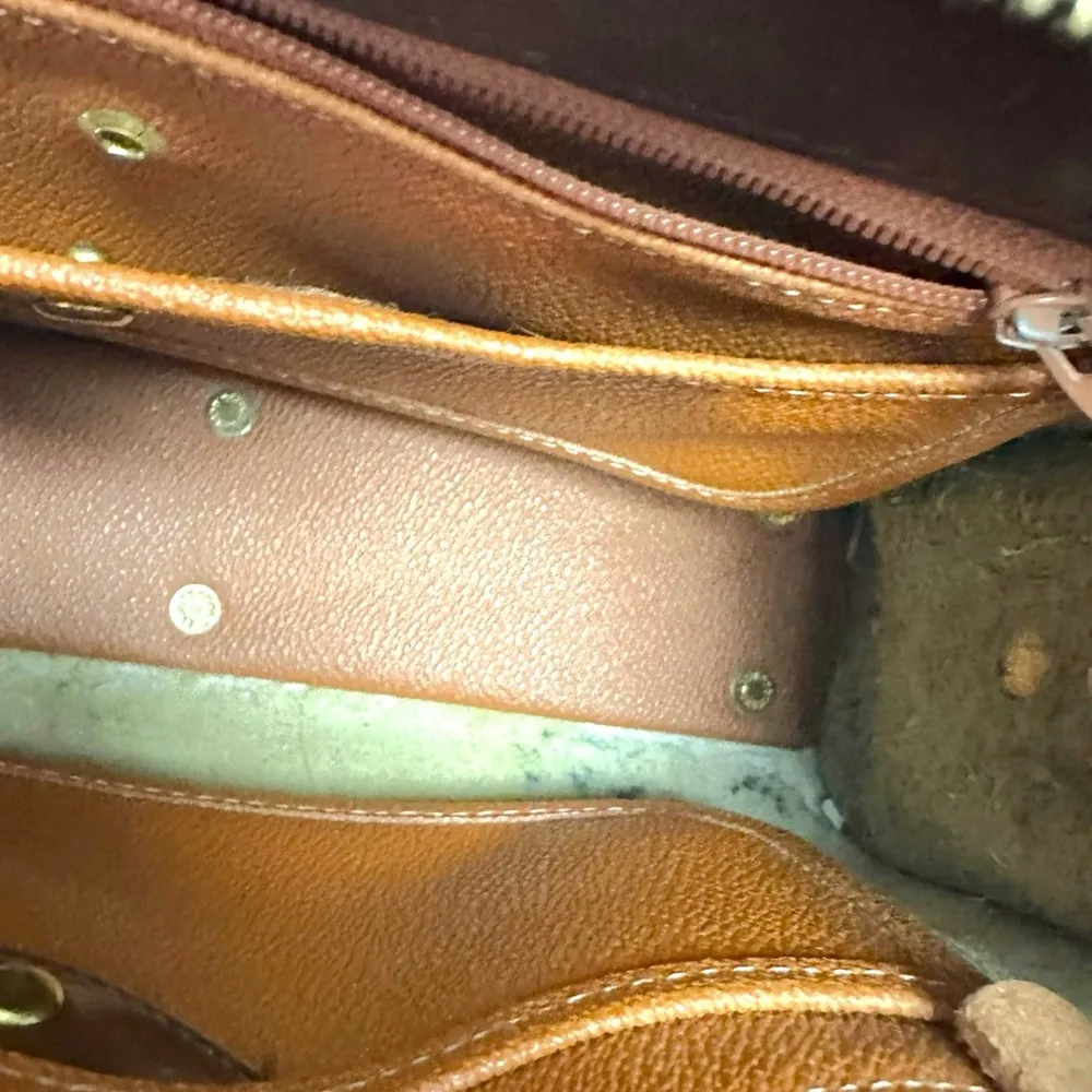 Vintage Dooney & Bourke Taupe Brown Leather Crossbody Shoulder Bag USA Brass EUC - Image 14