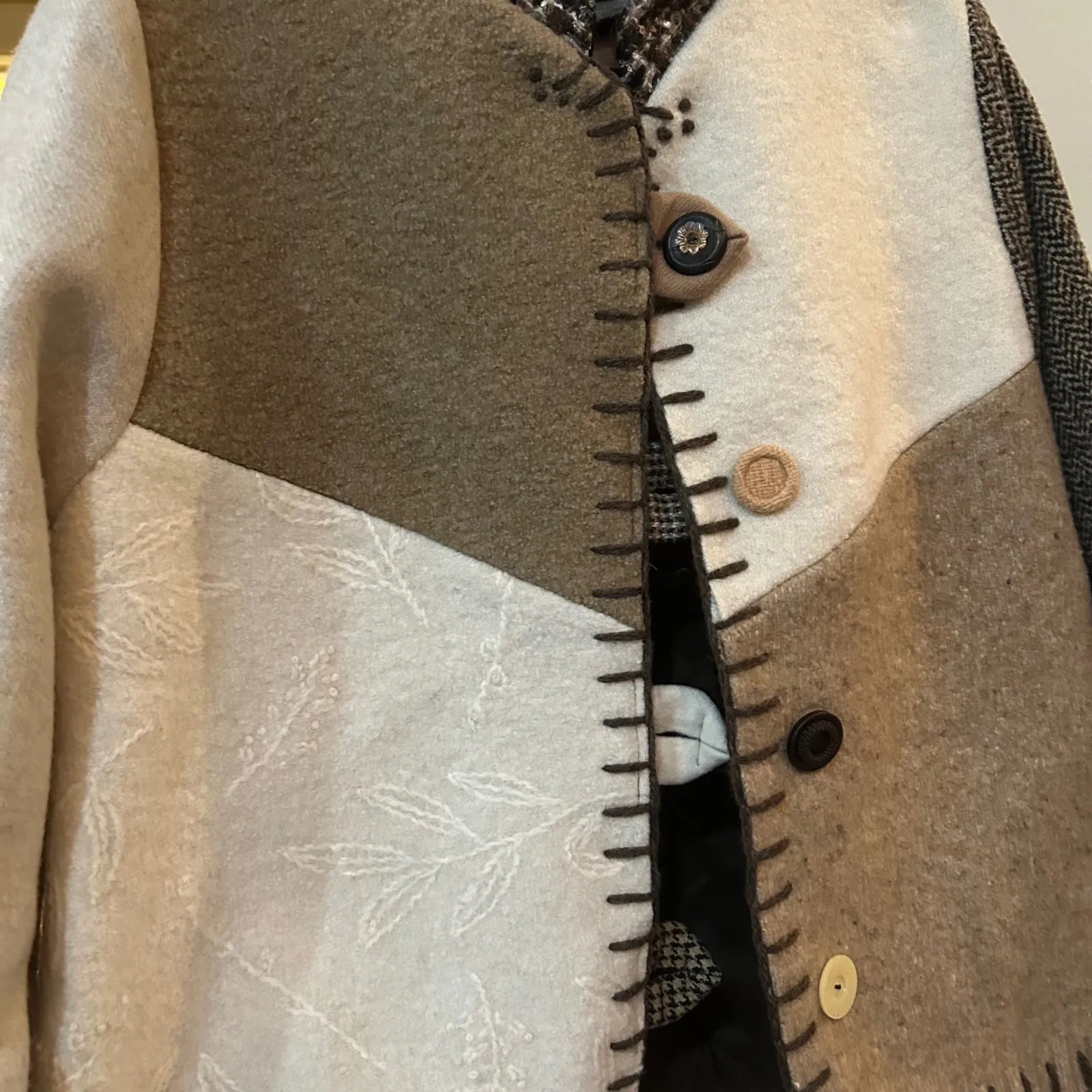 baabaazuzu luxury designer Patchwork Wool Blend Jacket Button‎ Front Neutral Tan Size L - Image 2