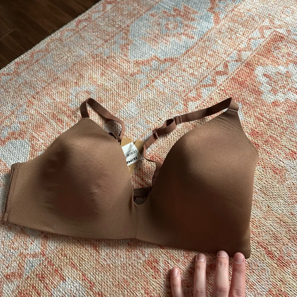 NWT SKIMS wireless form Tshirt bra in jasper size 38D - Image 5