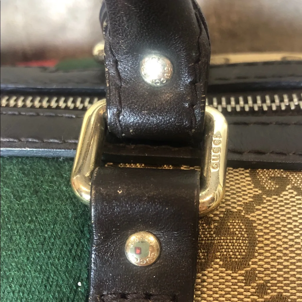 GUCCI GG Beige and Black Boston Duffel Bag with Red and Green Sherryline Stripes - Image 10