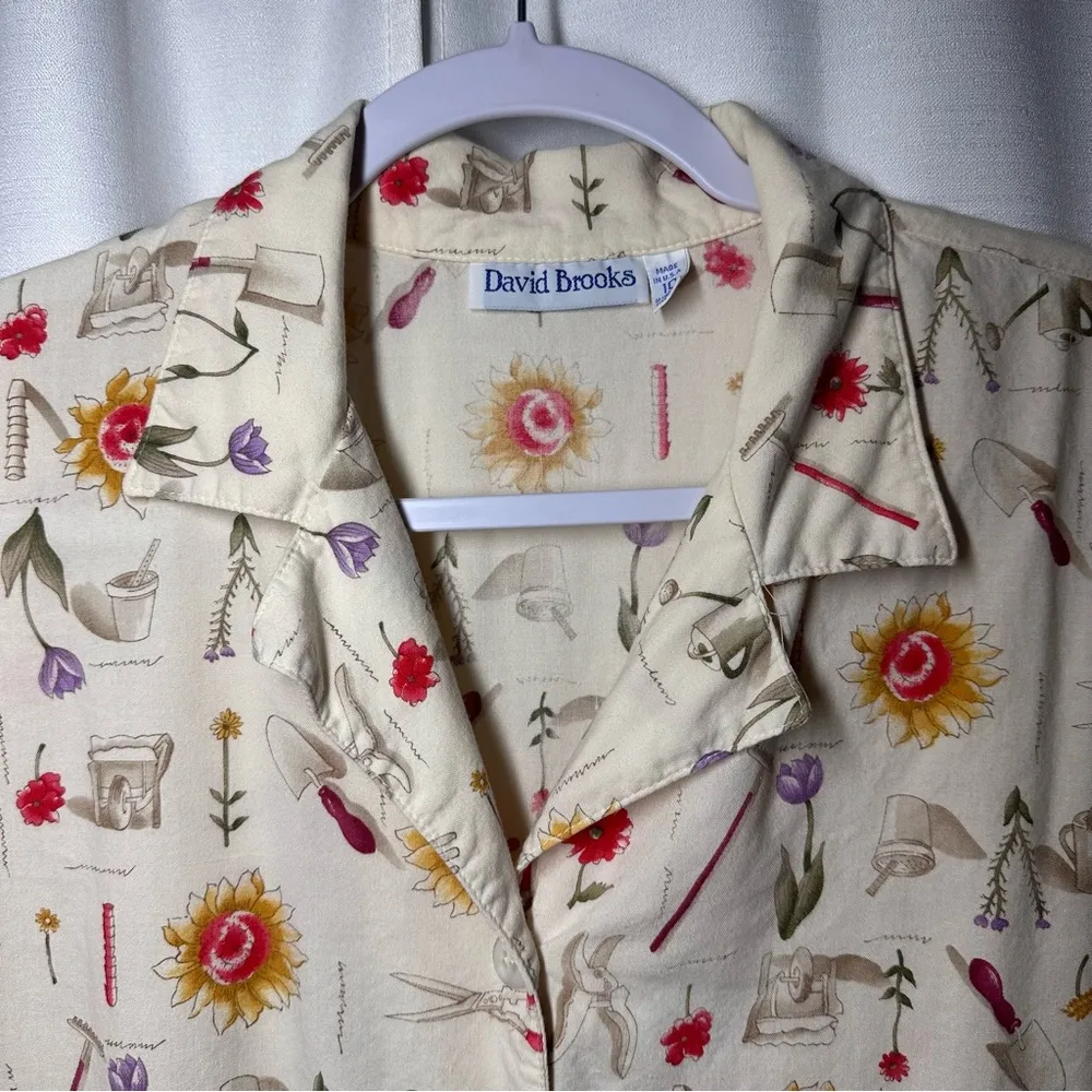 Vintage David Brooks Women's Top 10 Short Sleeve Floral Garden Button Sunflower Red - Image 3