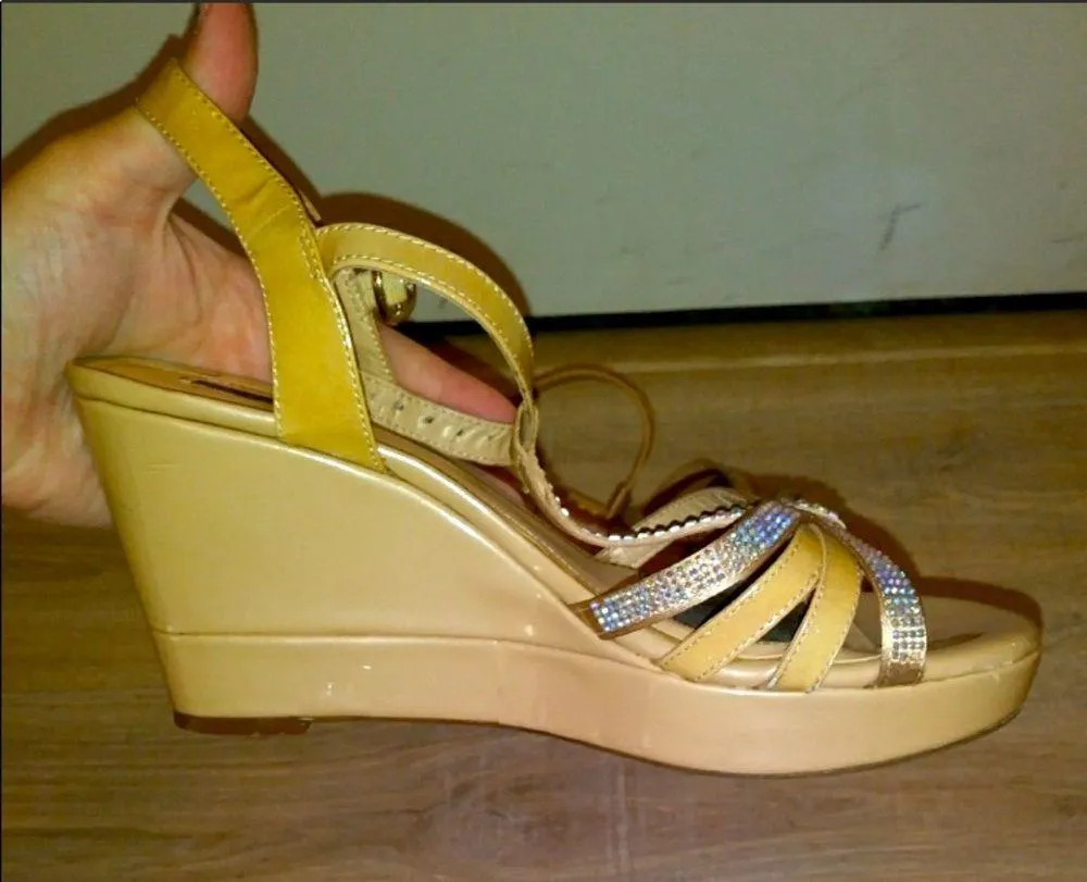 Alex Marie tan sequined sparkly wedges - Image 7