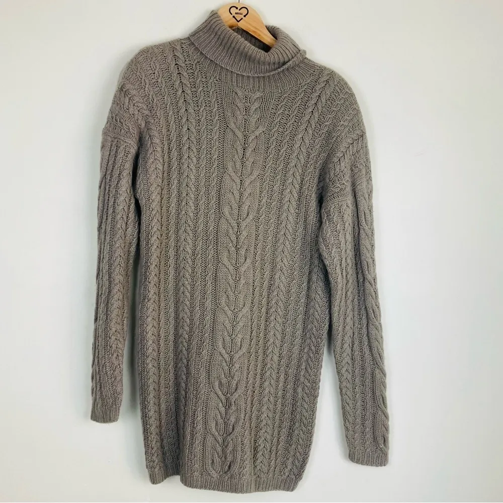 Vintage Neiman Marcus 100% cashmere cable knit long line turtleneck sweater. OS - Image 2