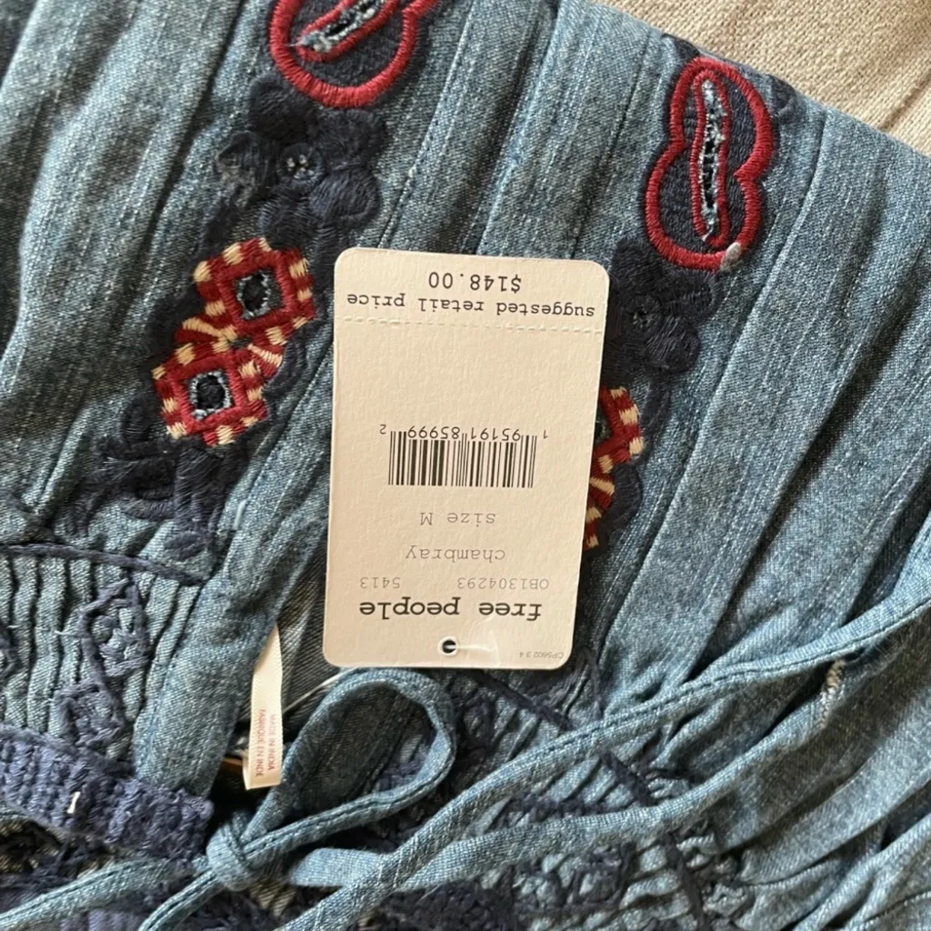 Free People Sun Valley Embroidered Top in Chambray sz M NWT $148R - Image 9