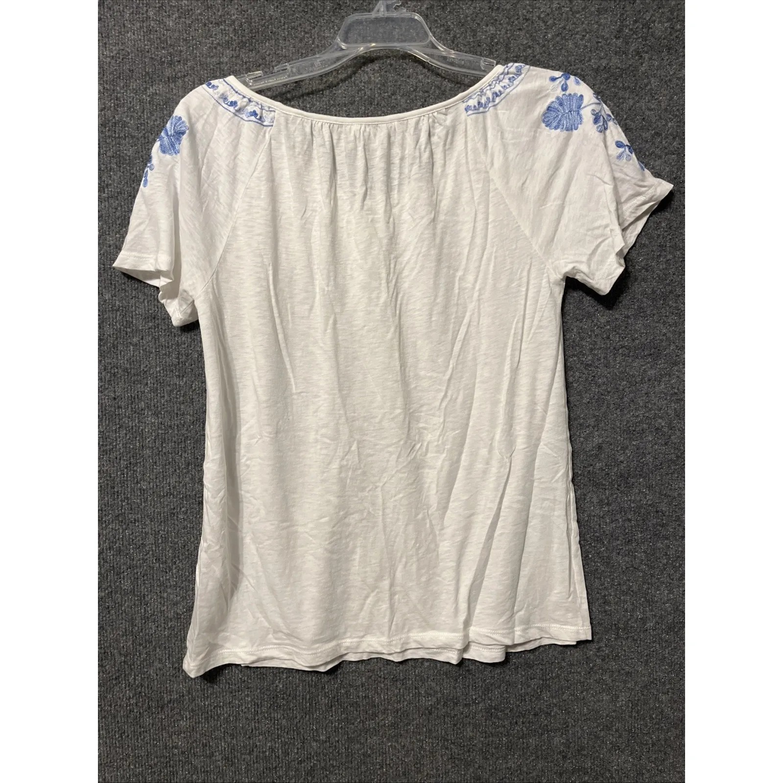 Lucky Brand Top Womens XS White Floral Stretch V-Neck Short Sleeve 1/4 Button‎ - Image 7