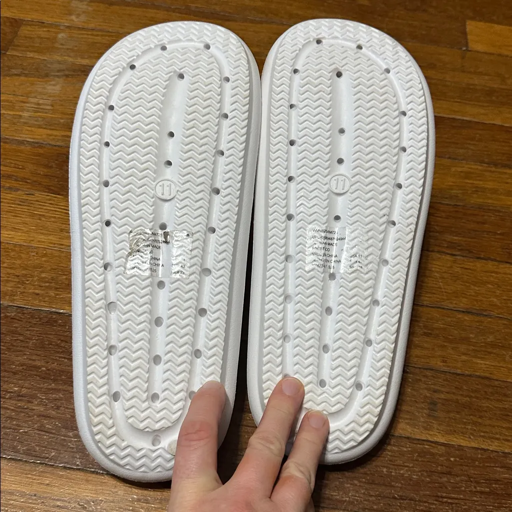 No Boundaries White Fruit Slide Sandals, Sz 11 - Image 4