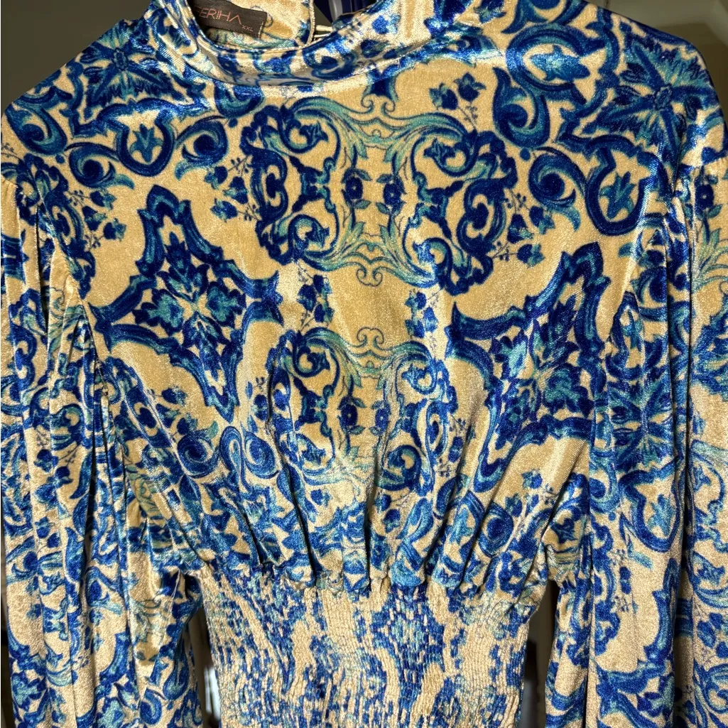 Famous Blue & Trendy Pattern Blouse 💙 Size L - Image 2