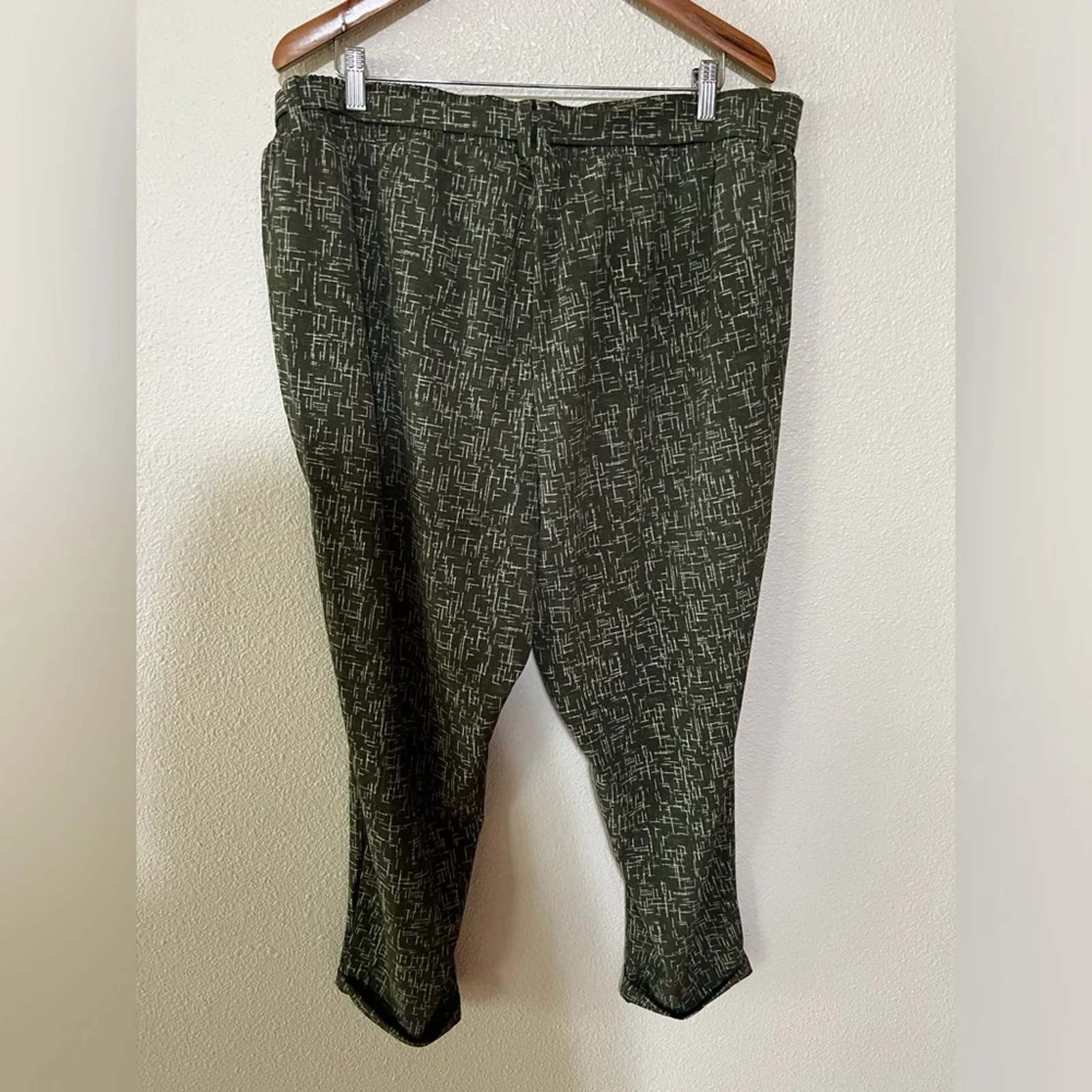 Torrid green textured crop tapered pants NEW2 2X 18-20 plus - Image 5
