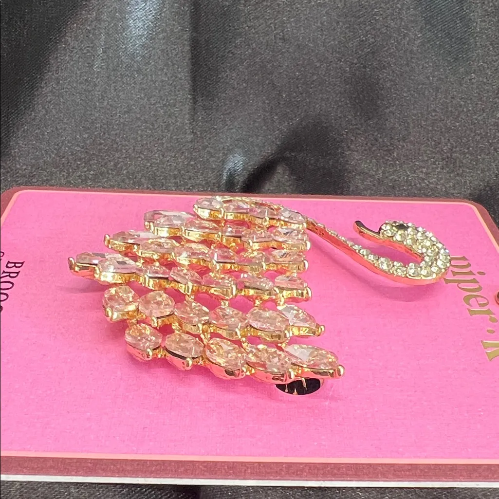 Piper K | Swan Brooch - Image 5