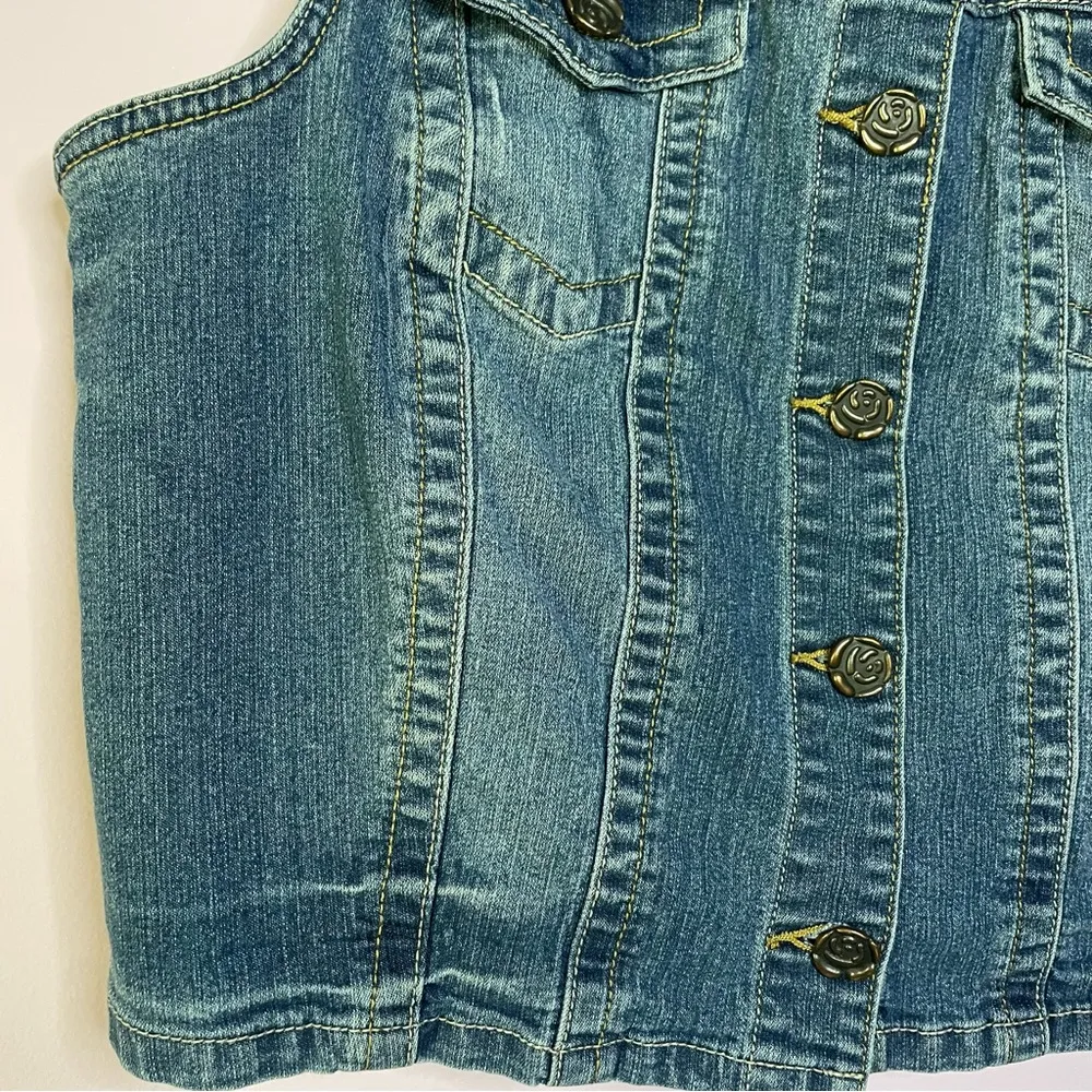 Vintage Cato Denim Vest Medium Wash Sleeveless Cropped Button Front Collar XL - Image 4