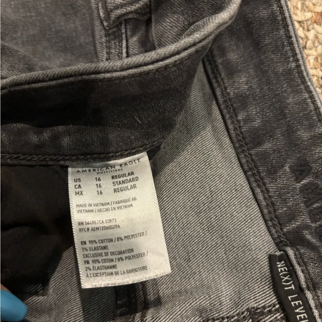 American Eagle Dark Gray Skinny Jeans Size 16 - Image 4