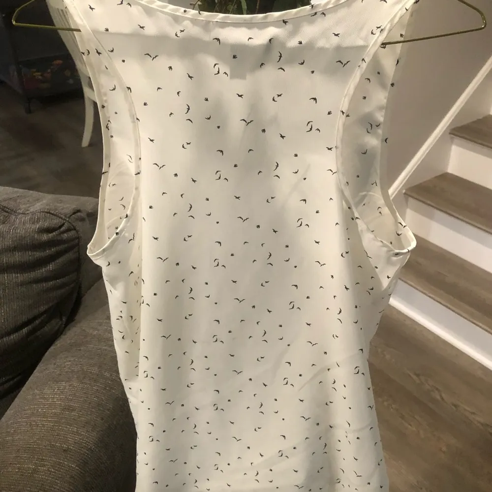 Women’s Small Mossimo Bird Tank Top Blouse White - Image 3