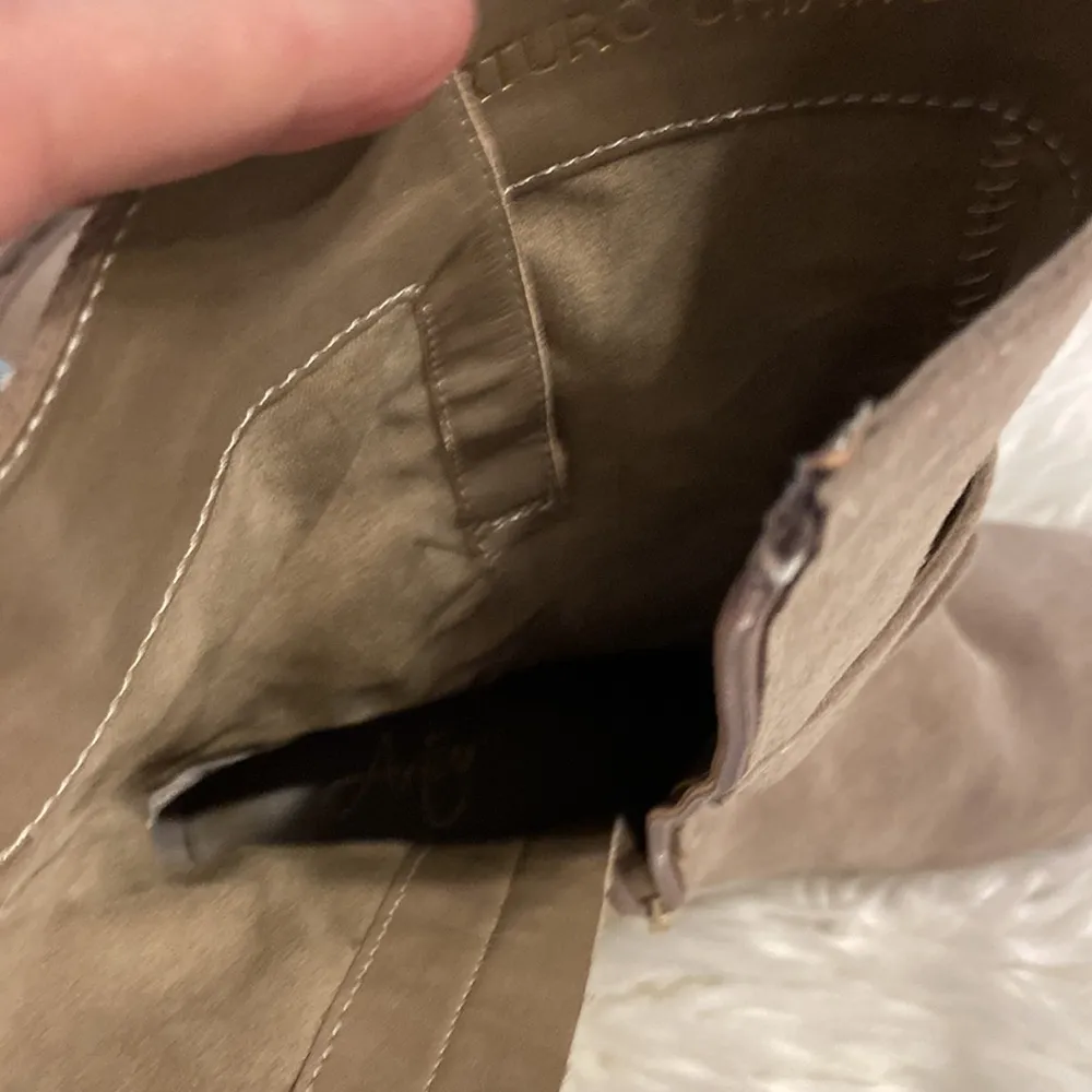 Arturo Chiang Leather Boots size 9 excellent condition wedge heel 4” color gray - Image 5