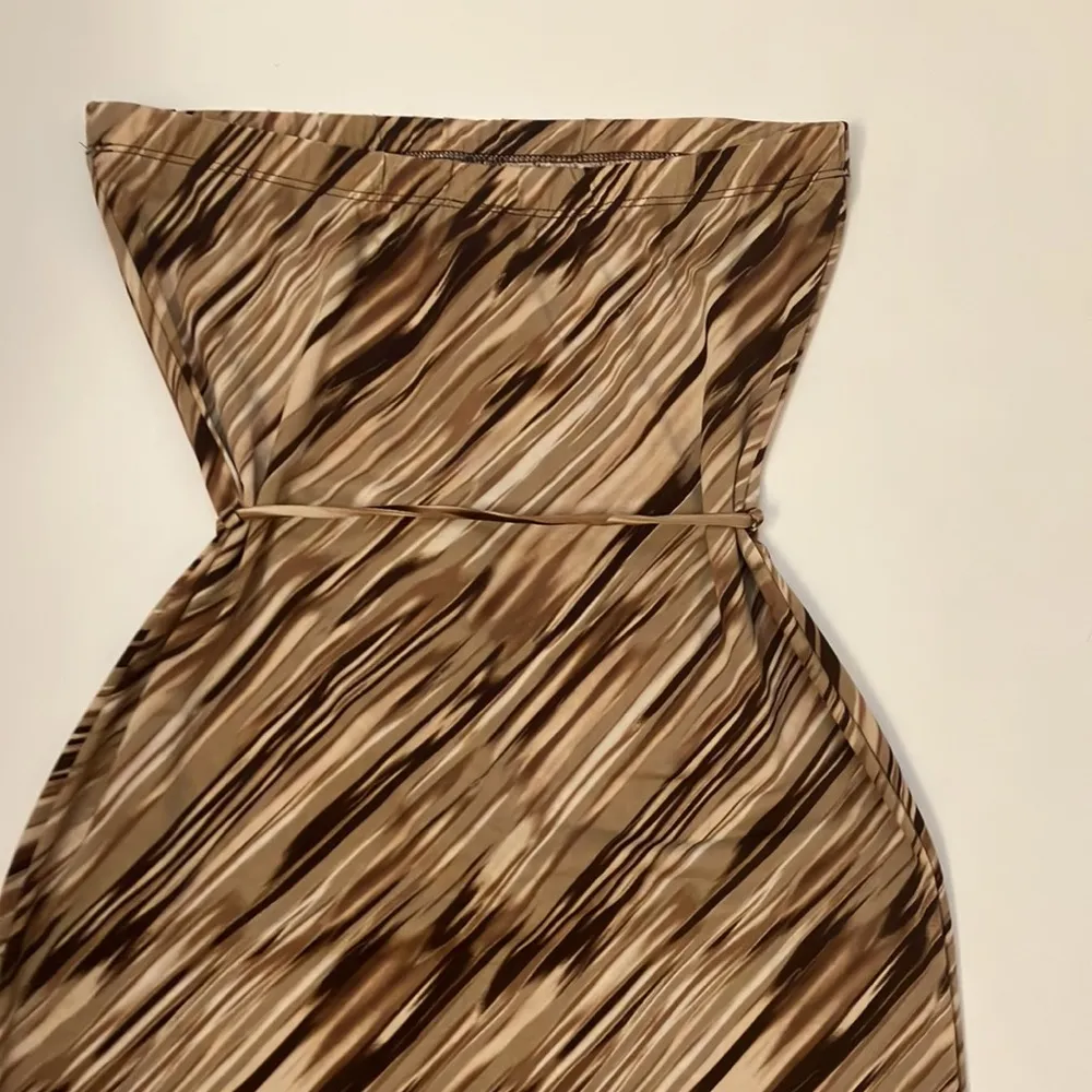 So Good USA strapless white and brown midi dress with tie belt size medium - Image 6