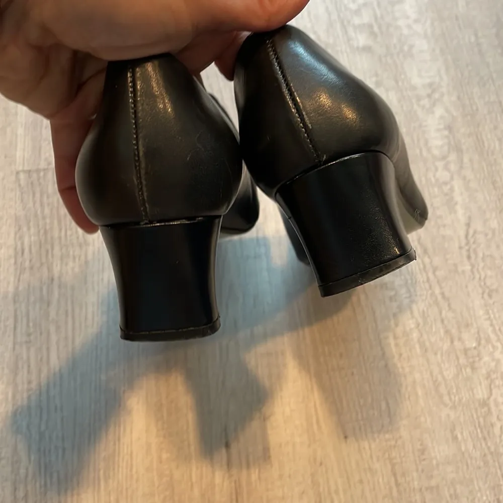 NATURALIZER Black Leather & Fabric Short Heel Shoes Size 6.5W - Image 11