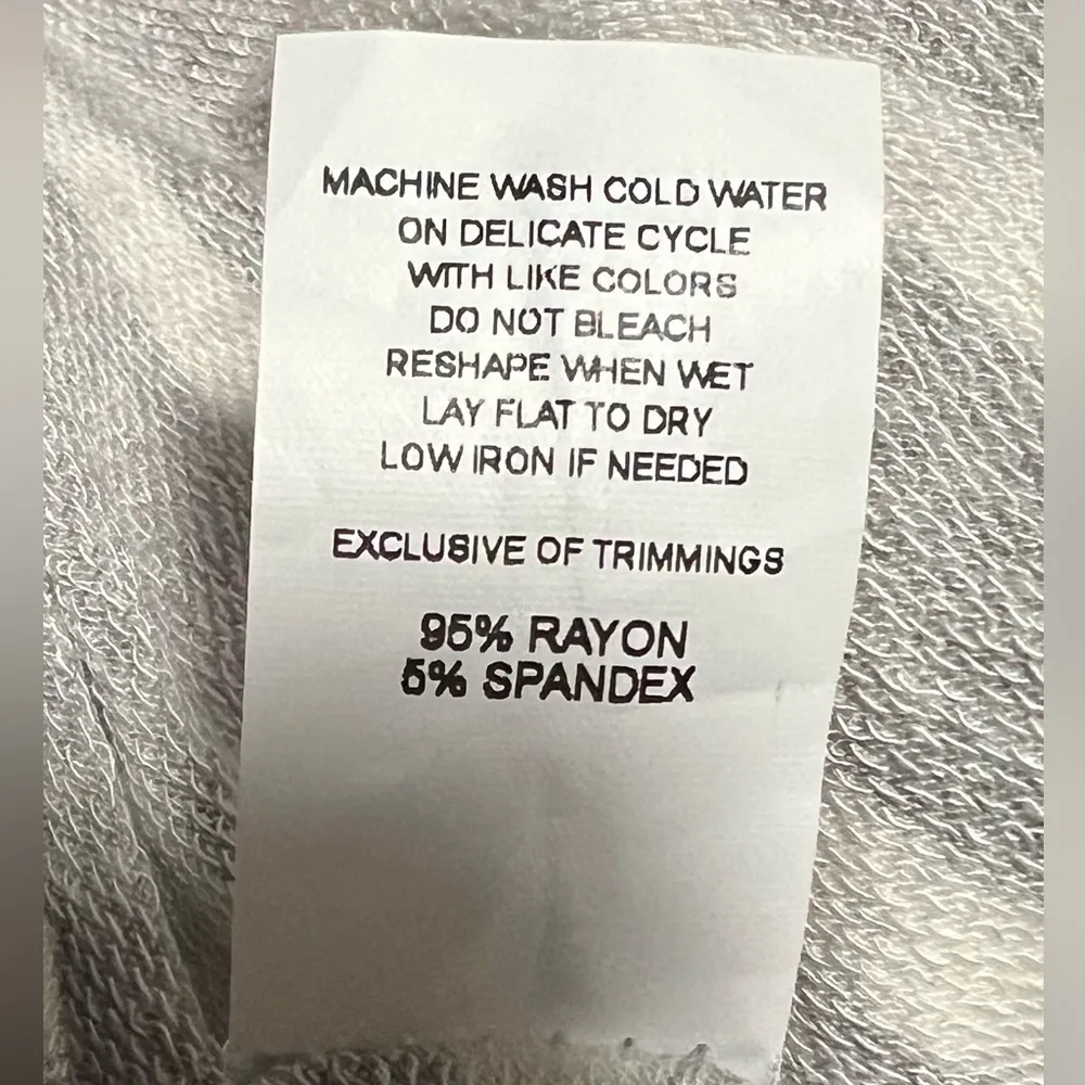 NWT Women’s Antistar Gray and white beach cover up with a hood Size Medium - Image 5