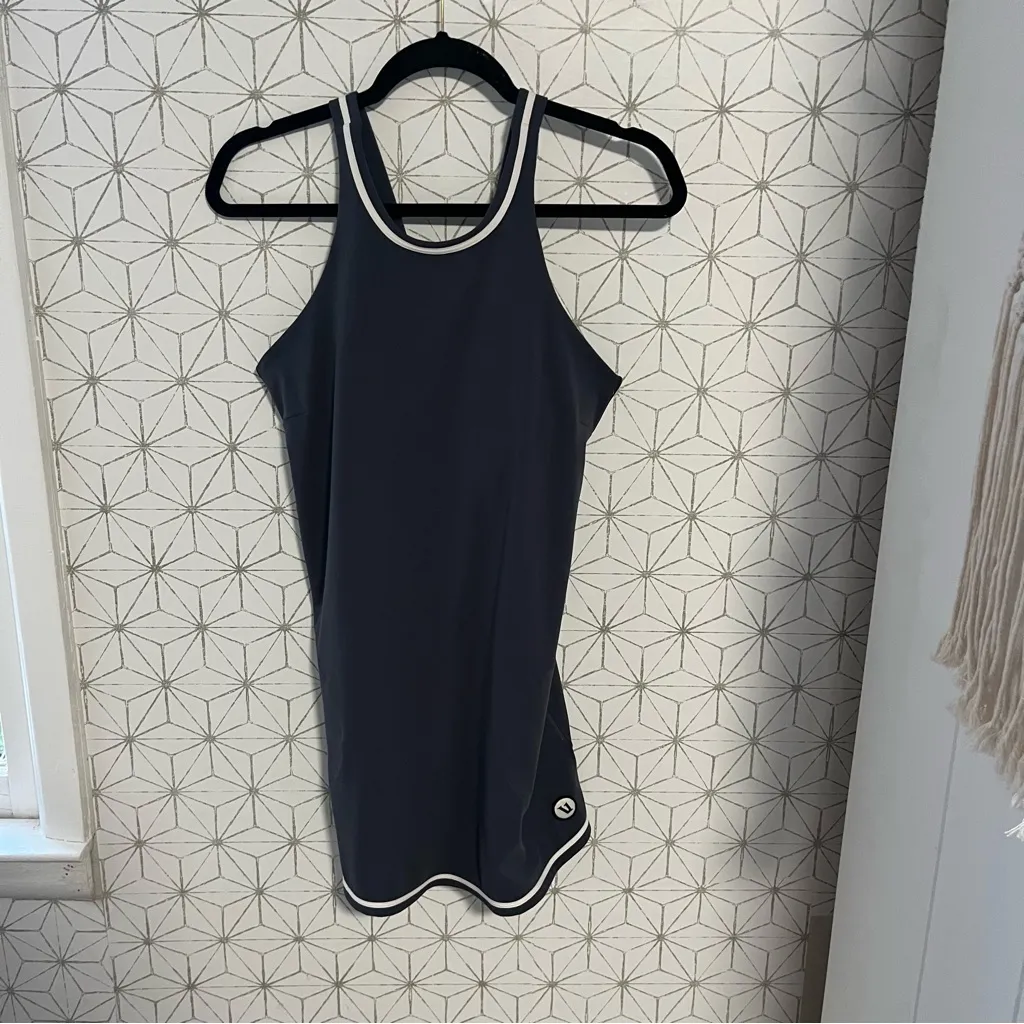 Vuori Volley Dress Gray NWOT - Image 6