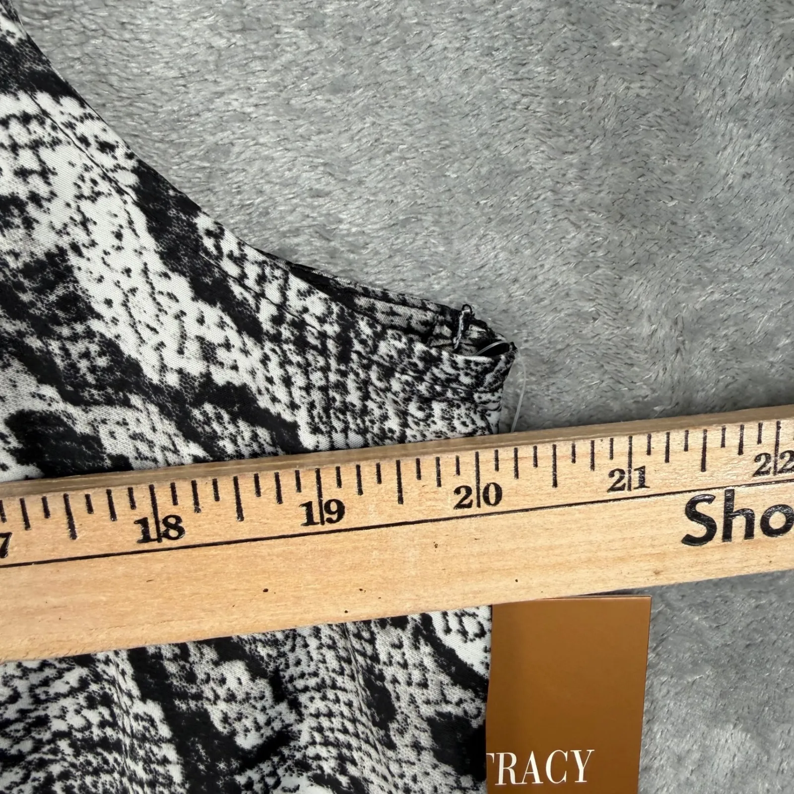 Ellen Tracy Top Large Black White Snake Print Cowl Neck Sleeveless Modern Chic - Image 10