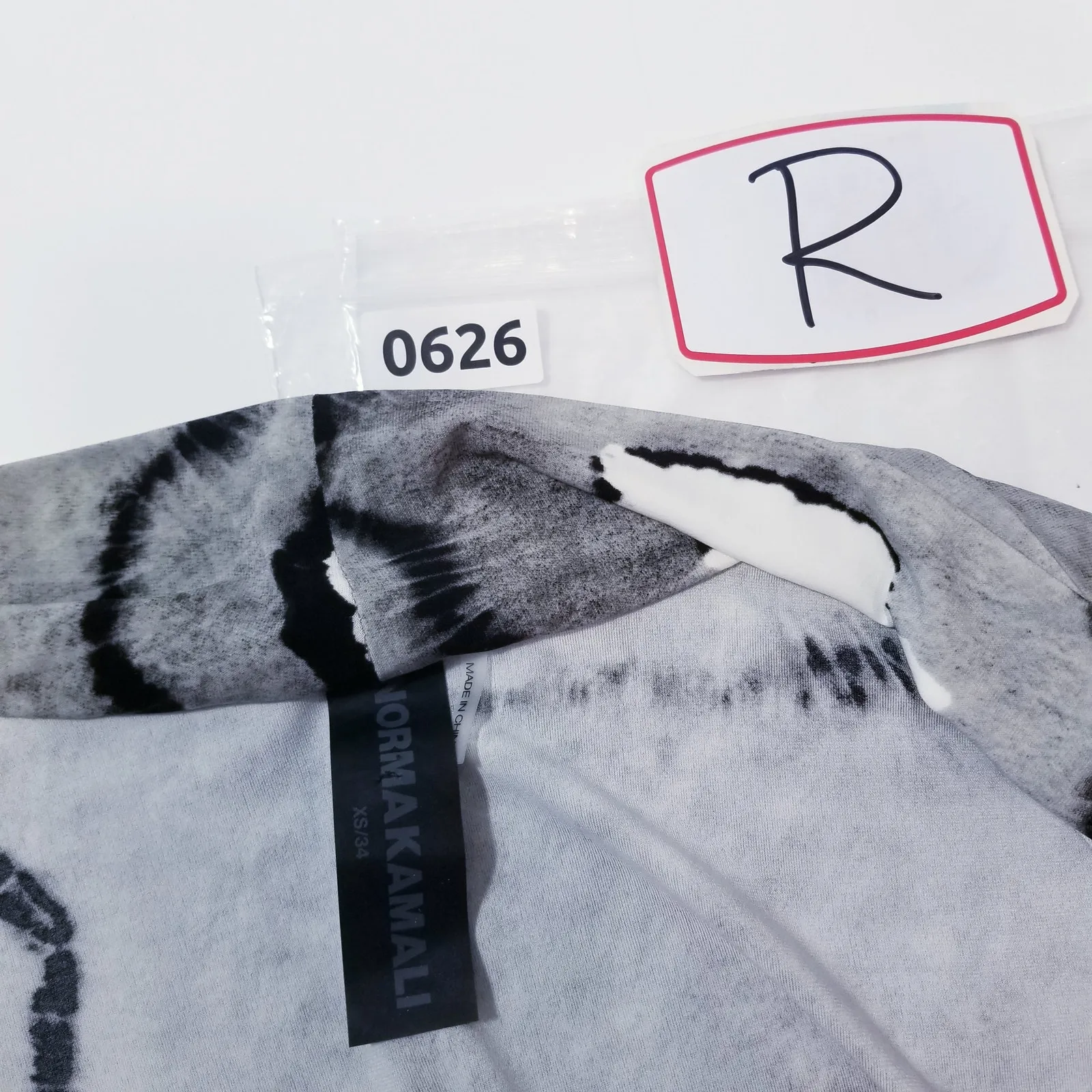 NORMA KAMALI Printed Oversize Midi Cardigan Open Front with Pockets - Image 9